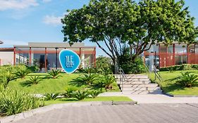 Flat Ile De Pipa Fiji - By Almare